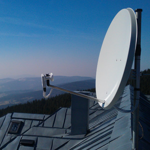 Satelity